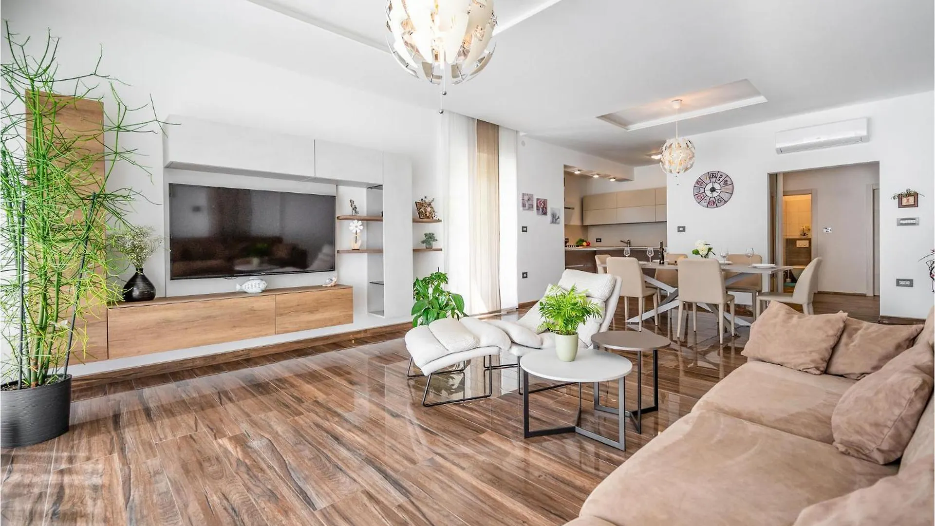Amazing Home In Pula With Outdoor Swimming Pool 0*,  Chorvatsko