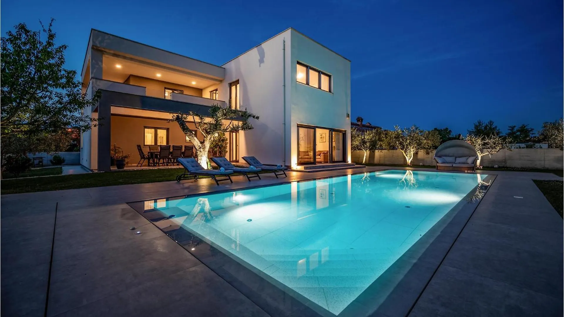 Amazing Home In Pula With Outdoor Swimming Pool Prázdninový dům
